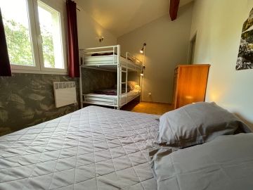 La seconde chambre du gîte  Noisetier, gîte pour 4 à 6 personnes à Joyeuse en Ardèche